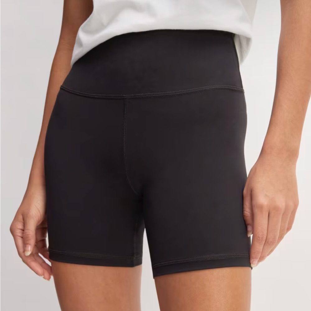 Everlane Biker Short size small